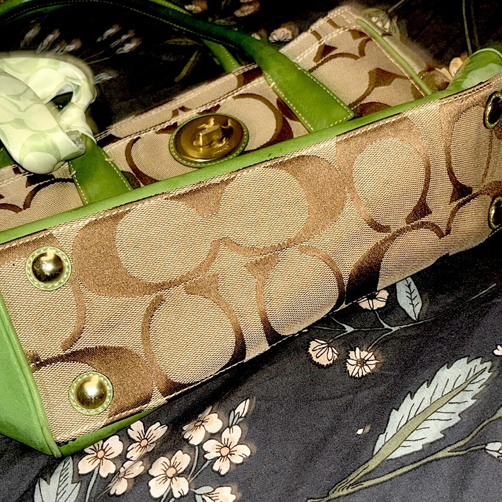 Coach Signature Collection Madeline satchel hand bag LIKE NEWISH - Picture 11 of 16